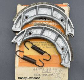 44074-73 Harley Davidson Aermacchi Nos Front Or Rear Brake Shoes And Springs 1973 Z90
