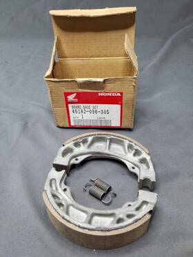 451a2-096-305 Honda Brake Shoe Set Water Grooved Front Shoes And Springs #451a2-096-305