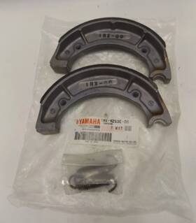 1hx-w253e-00 Yamaha Nos Brake Shoe Set Xs360 Xs400 Xj550 Oem