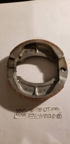 2jl-w253e-20 Yamaha Brake Shoe Set 76-78 Dt100 Rear 2jl-w253e-20 Yamaha Brake Shoe Set 76-78 Dt100 Rear