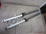 99 Yamaha Front Forks Shock Suspension Set Pair 5MT-23102-01-00. Fixed Price $389.55.
